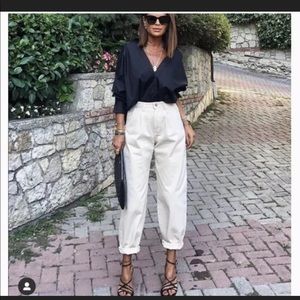 Zara bloggers favorite slouchy cream Jeans, size 4